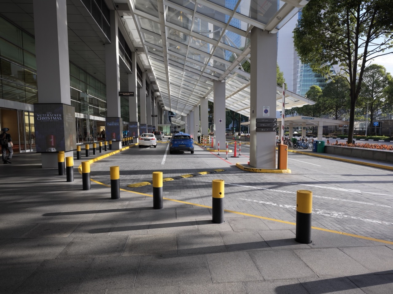Pick-up and drop-off area at Sands Expo and Convention Centre, Marina Bay Sands, Singapore